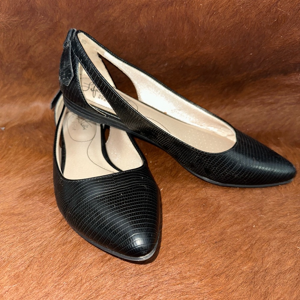 Elegant Black Women's Flats